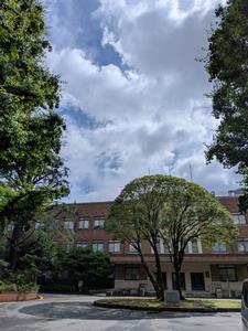 本館入口